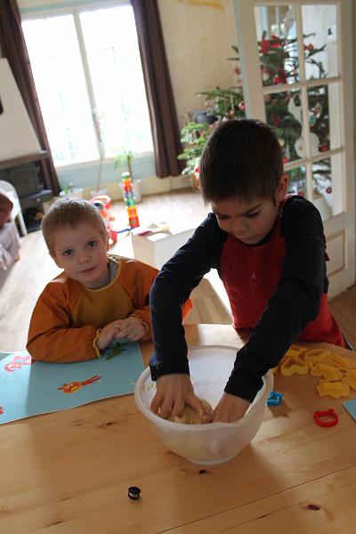 2013-12-23 Les biscuits de Noel 002.JPG